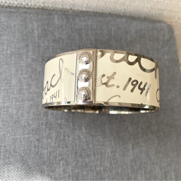 Coach White Bracelet - Picture 2 of 3